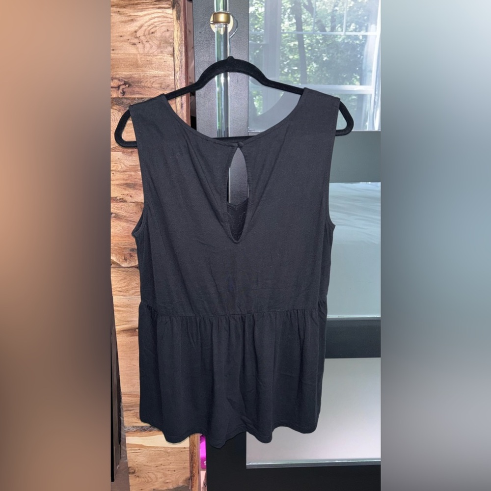 NWOT Victorias Secret Top with Sequins - Picture 7 of 7